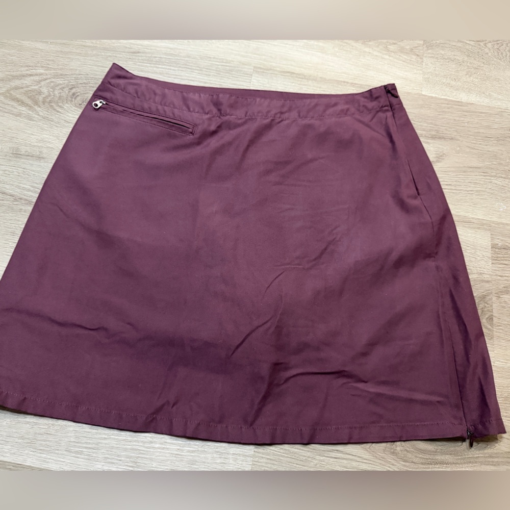 Patagonia Women’s Burgundy Skorts Size 8 - Picture 2 of 8
